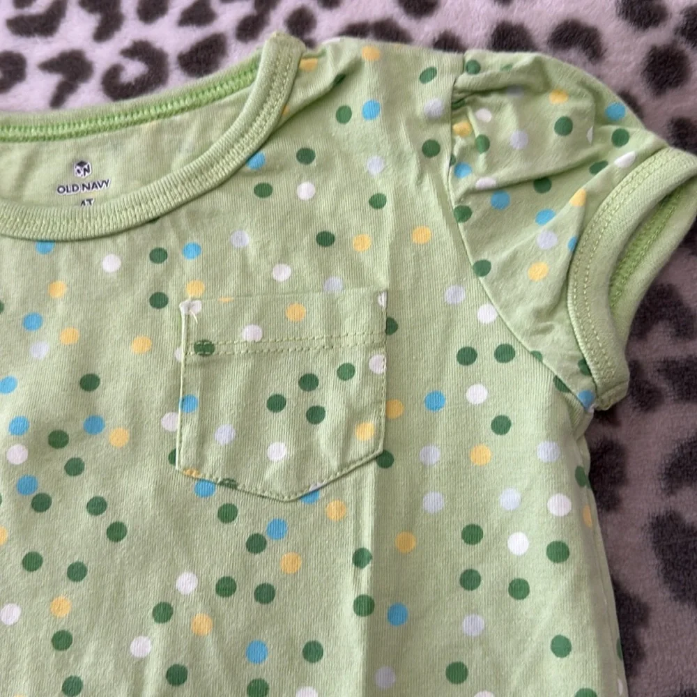 Old Navy Polka Dot Pocket T-shirt in Green Size 4T Girls